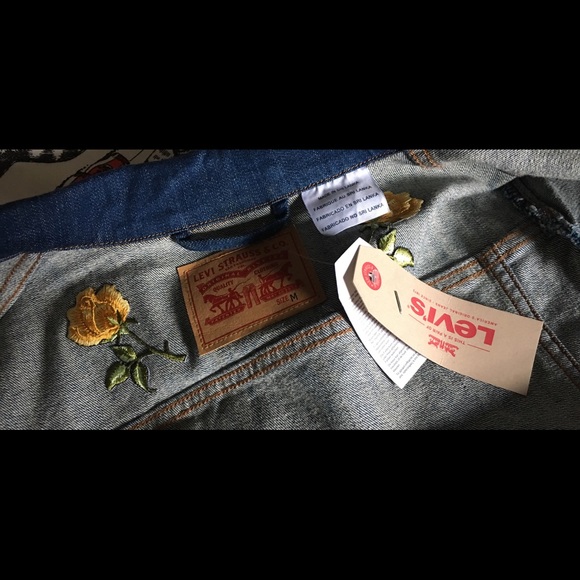 Levi’s embroidered FLORAL denim jacket Sz.M - NWT - Embroidered Denim Jacket NEW - Picture 9 of 9